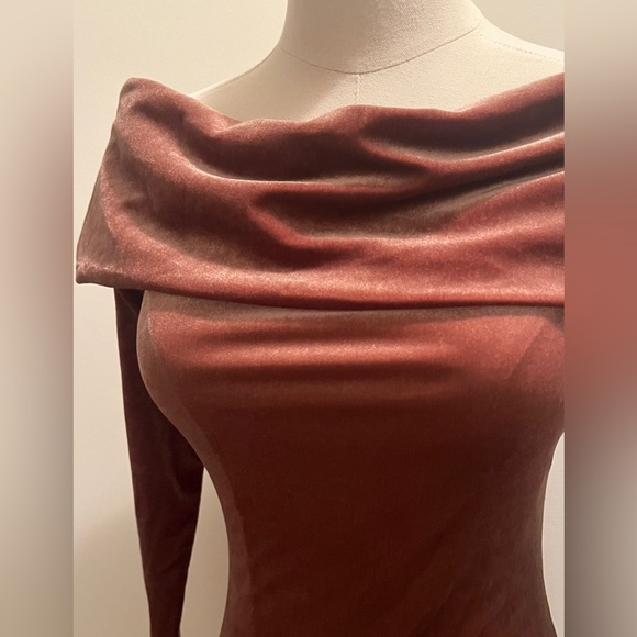 Forever 21 off the shoulder velvet midi dress (champagne pink) sz S - Picture 3 of 11